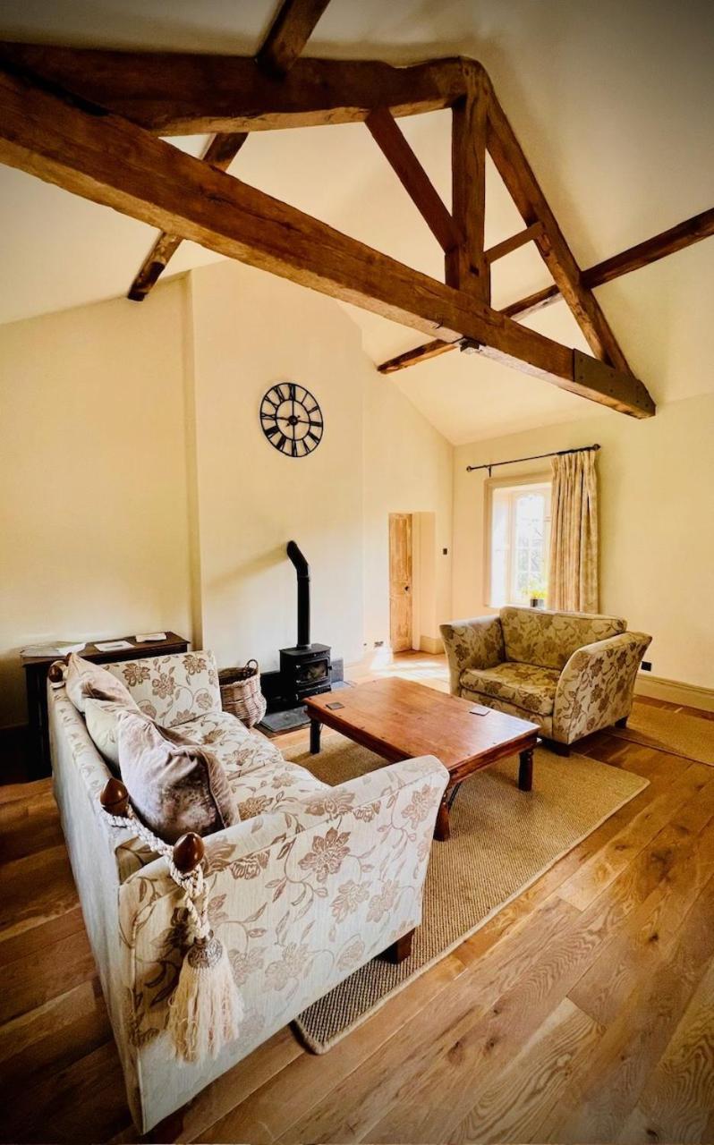 Apartment At Llanerchydol Hall Welshpool Exterior foto